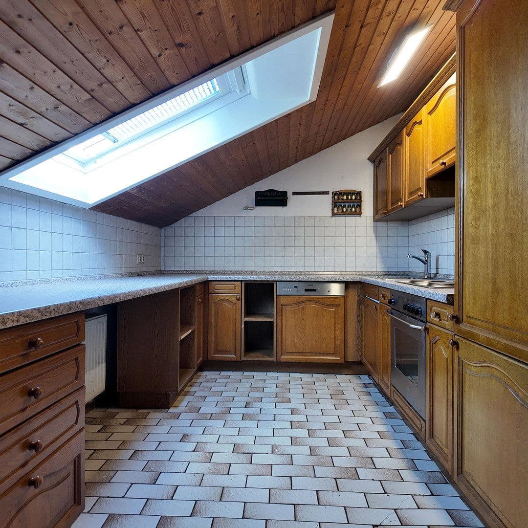 Predaj domu 225 m², pozemek 572 m², Maulbronn, Bádensko-Wurttembersko Predaj domu 225 m², pozemek 572 m², Maulbronn, Bádensko-Wurttembersko