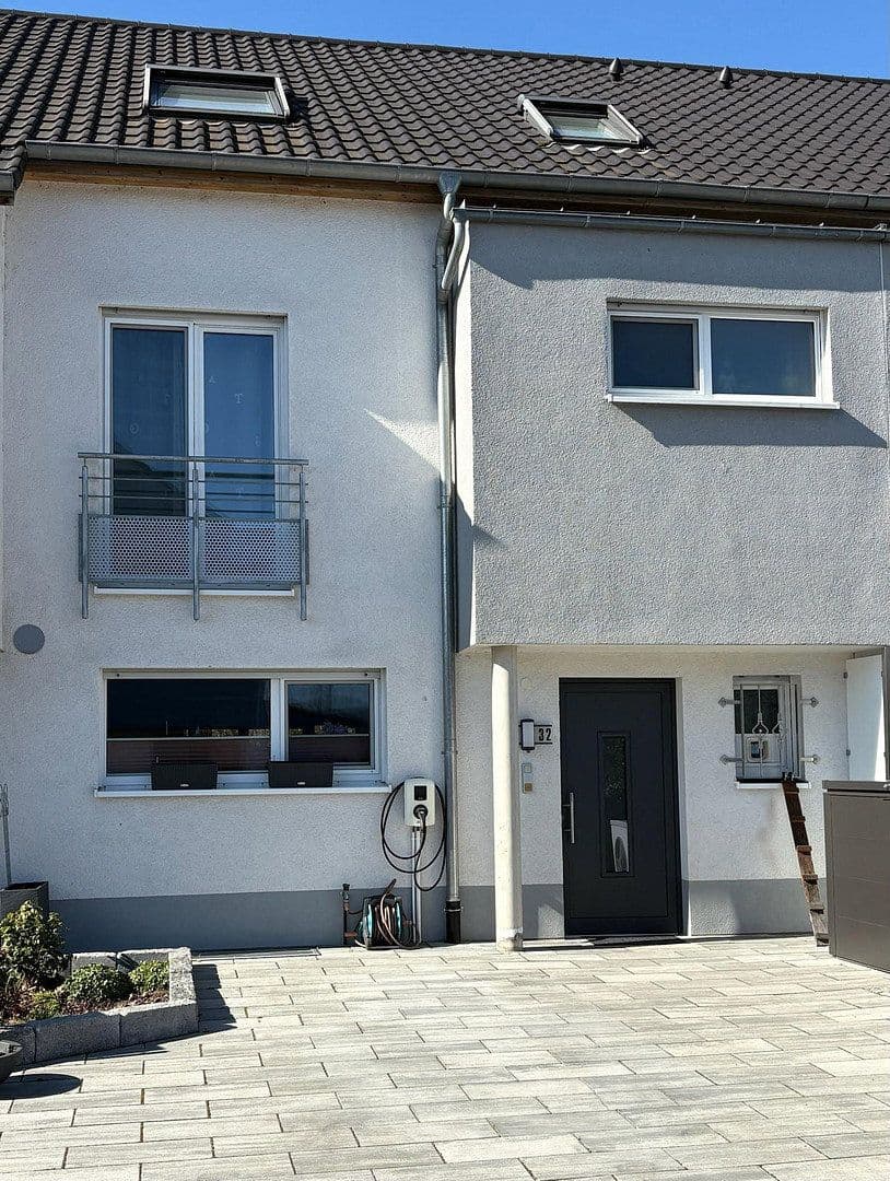 Predaj domu 172 m², pozemek 225 m², Plankstadt, Bádensko-Wurttembersko Predaj domu 172 m², pozemek 225 m², Plankstadt, Bádensko-Wurttembersko