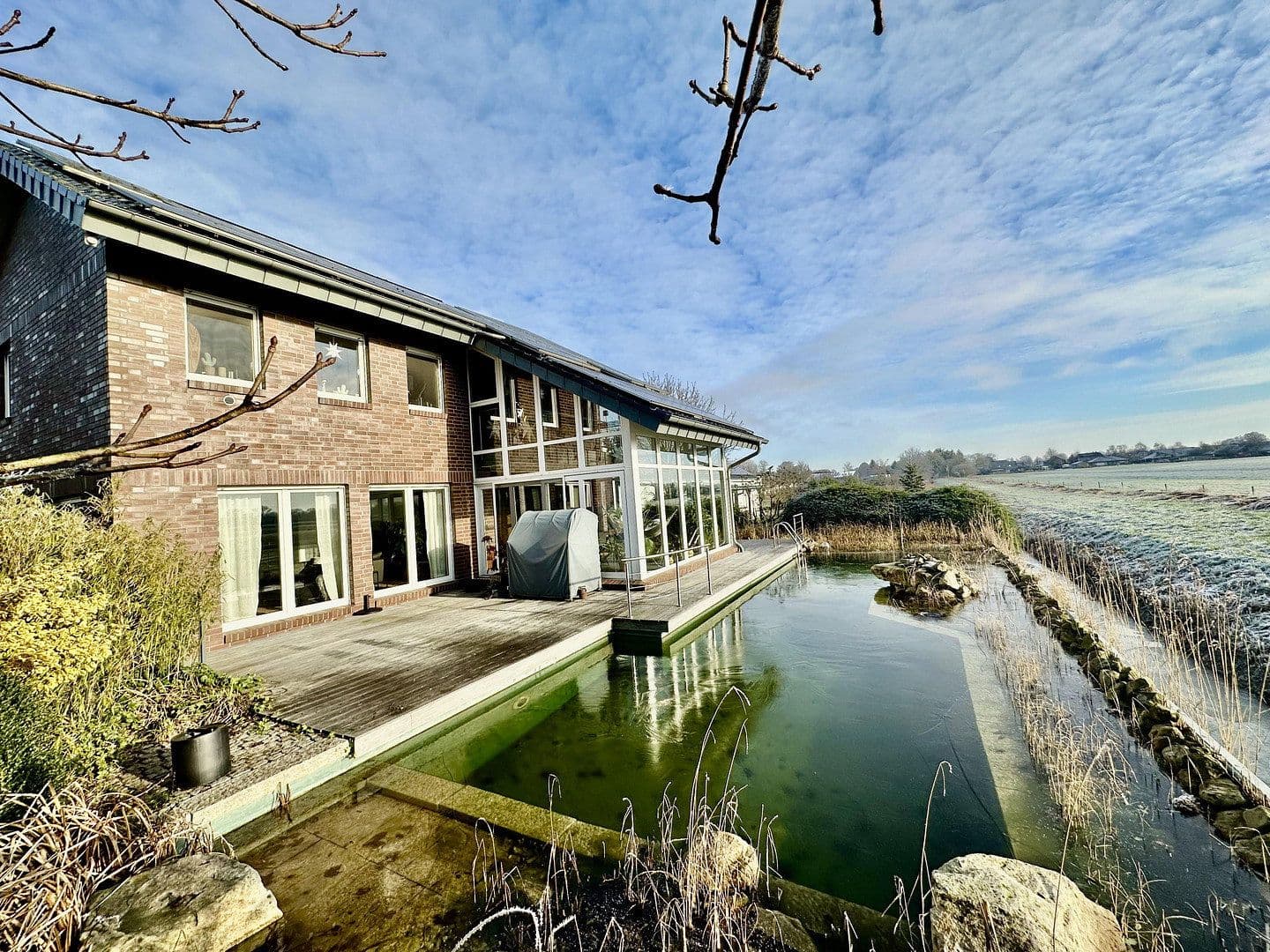 Predaj domu 317 m², pozemek 1.136 m², Bahnhofstraße 55a, Oberndorf, Dolné Sasko Predaj domu 317 m², pozemek 1.136 m², Bahnhofstraße 55a, Oberndorf, Dolné Sasko