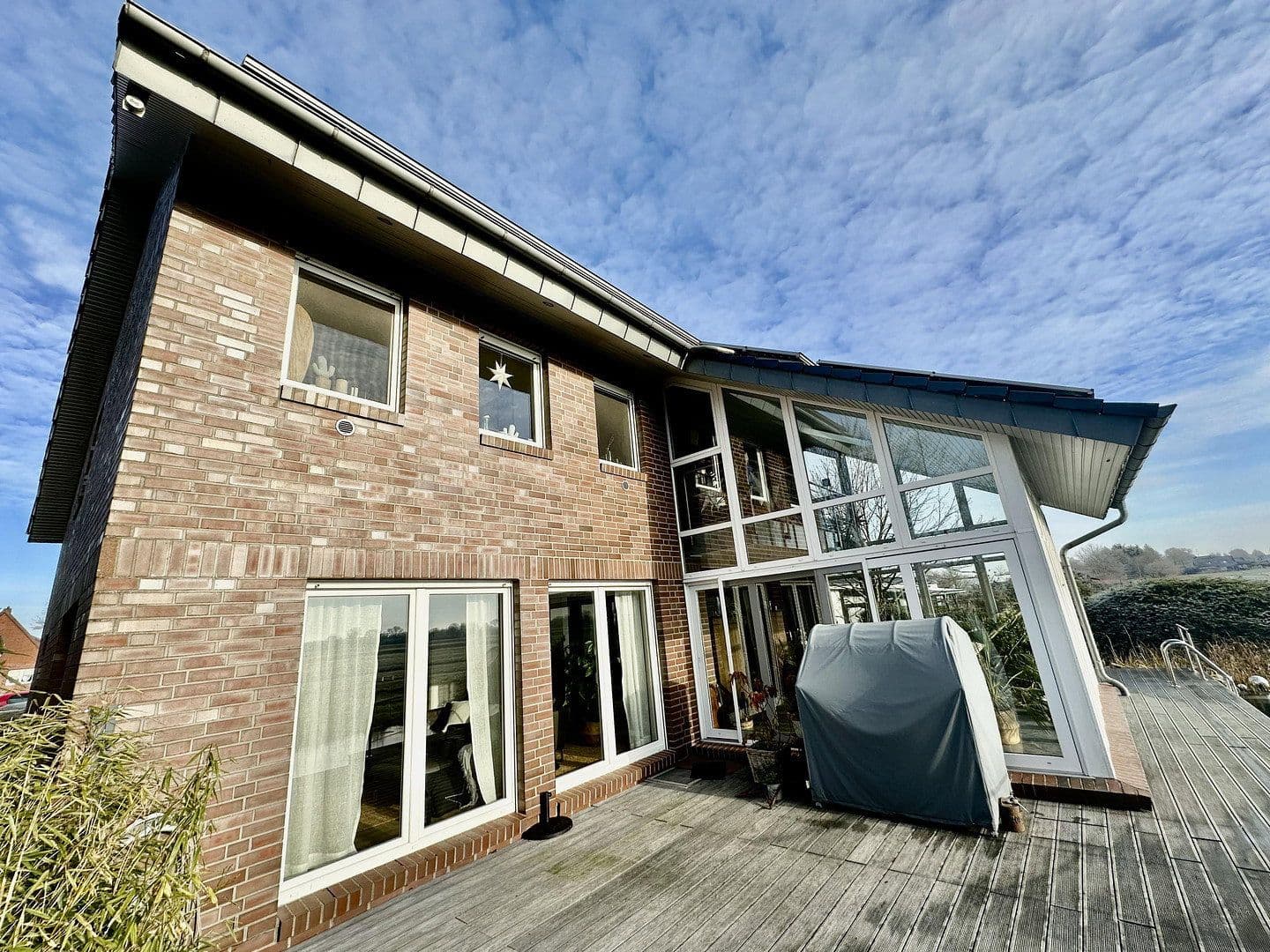 Predaj domu 317 m², pozemek 1.136 m², Bahnhofstraße 55a, Oberndorf, Dolné Sasko Predaj domu 317 m², pozemek 1.136 m², Bahnhofstraße 55a, Oberndorf, Dolné Sasko