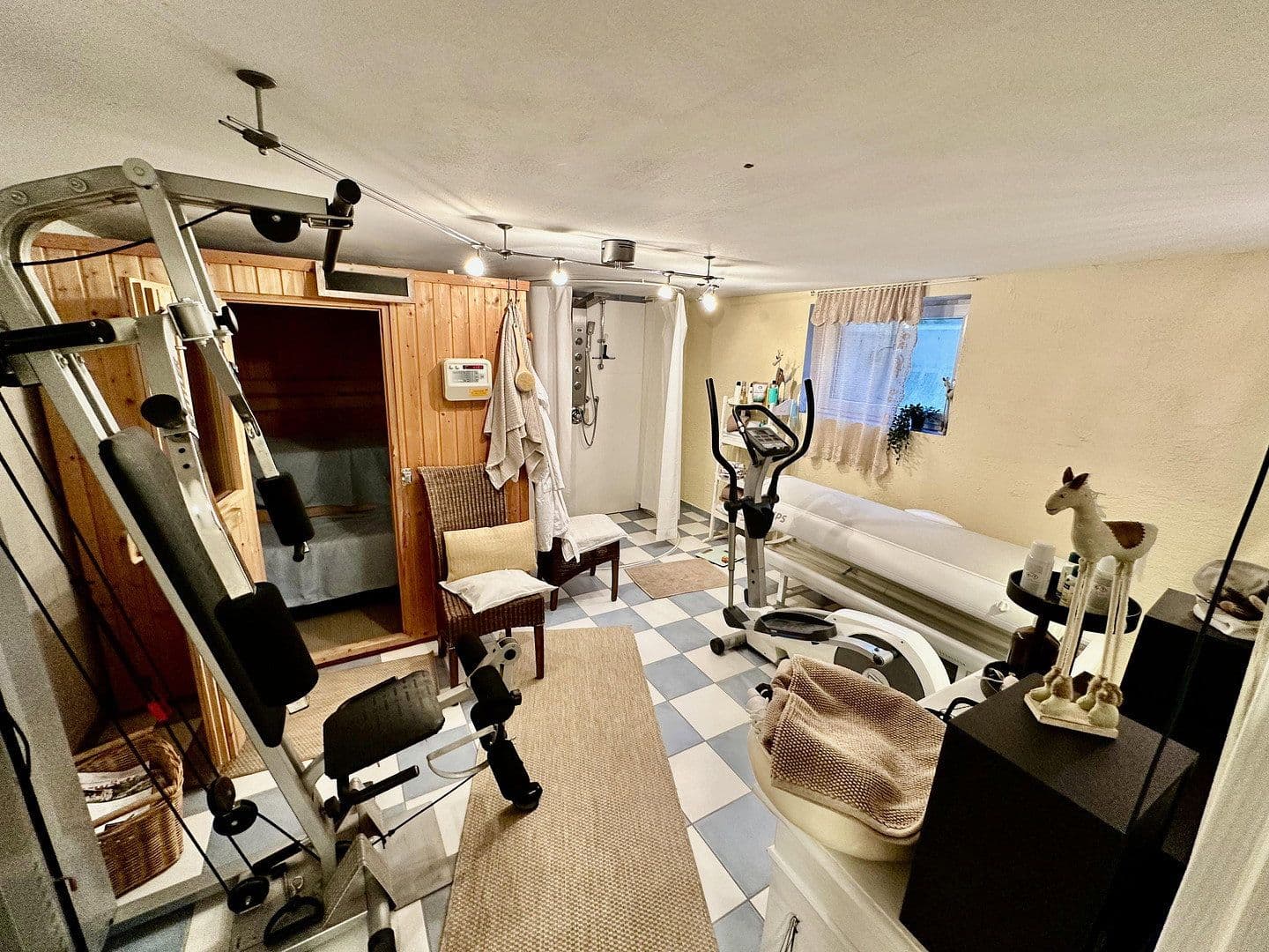 Predaj domu 317 m², pozemek 1.136 m², Bahnhofstraße 55a, Oberndorf, Dolné Sasko Predaj domu 317 m², pozemek 1.136 m², Bahnhofstraße 55a, Oberndorf, Dolné Sasko