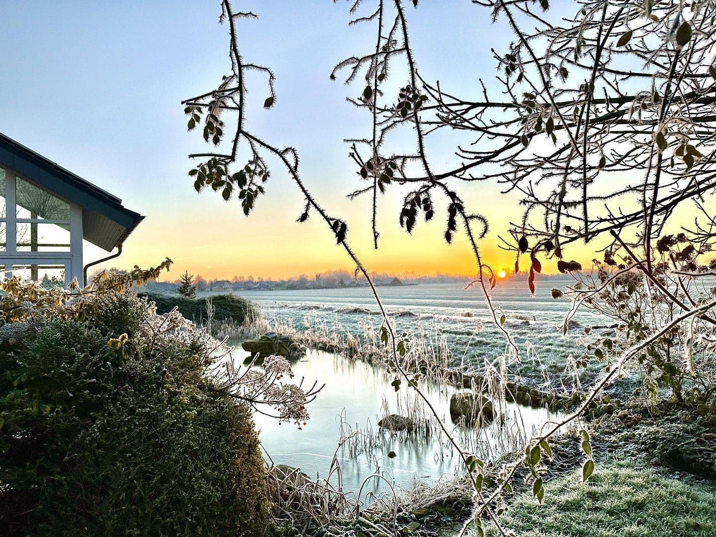 Predaj domu 317 m², pozemek 1.136 m², Bahnhofstraße 55a, Oberndorf, Dolné Sasko Predaj domu 317 m², pozemek 1.136 m², Bahnhofstraße 55a, Oberndorf, Dolné Sasko