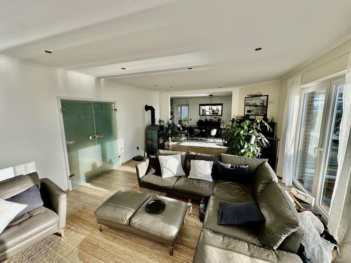 Predaj domu 317 m², pozemek 1.136 m², Bahnhofstraße 55a, Oberndorf, Dolné Sasko Predaj domu 317 m², pozemek 1.136 m², Bahnhofstraße 55a, Oberndorf, Dolné Sasko