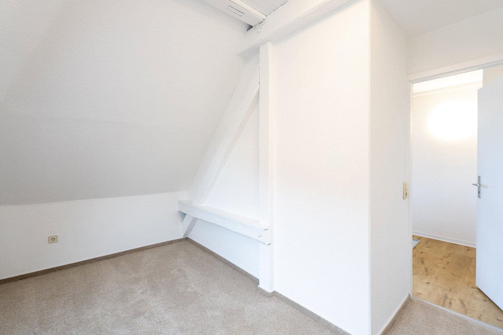 Predaj bytu 4-izbový 77 m², Paradieswiese 9, Neubrandenburg, Meklenbursko-Predpomoransko Predaj bytu 4-izbový 77 m², Paradieswiese 9, Neubrandenburg, Meklenbursko-Predpomoransko