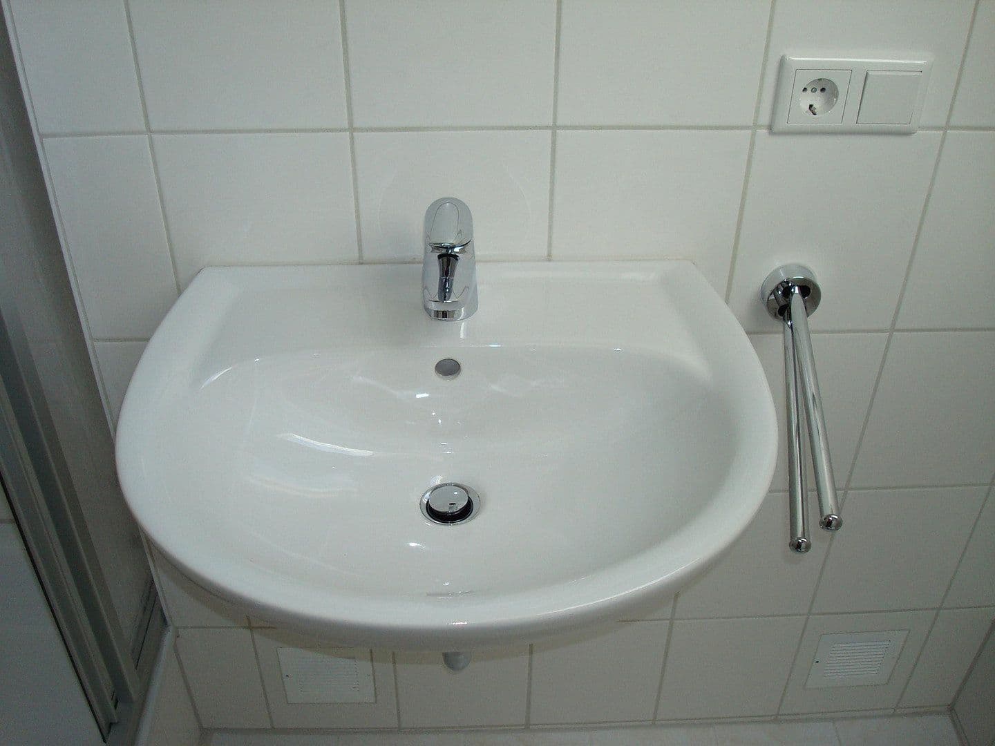 Prenájom bytu 3-izbový 60 m², Ulanenstr. 22, Düsseldorf, Severné Porýnie - Westfálsko Prenájom bytu 3-izbový 60 m², Ulanenstr. 22, Düsseldorf, Severné Porýnie - Westfálsko