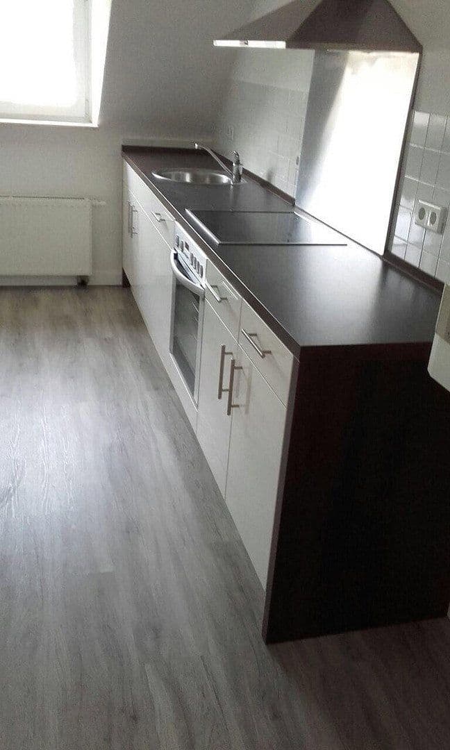 Prenájom bytu 3-izbový 60 m², Ulanenstr. 22, Düsseldorf, Severné Porýnie - Westfálsko Prenájom bytu 3-izbový 60 m², Ulanenstr. 22, Düsseldorf, Severné Porýnie - Westfálsko