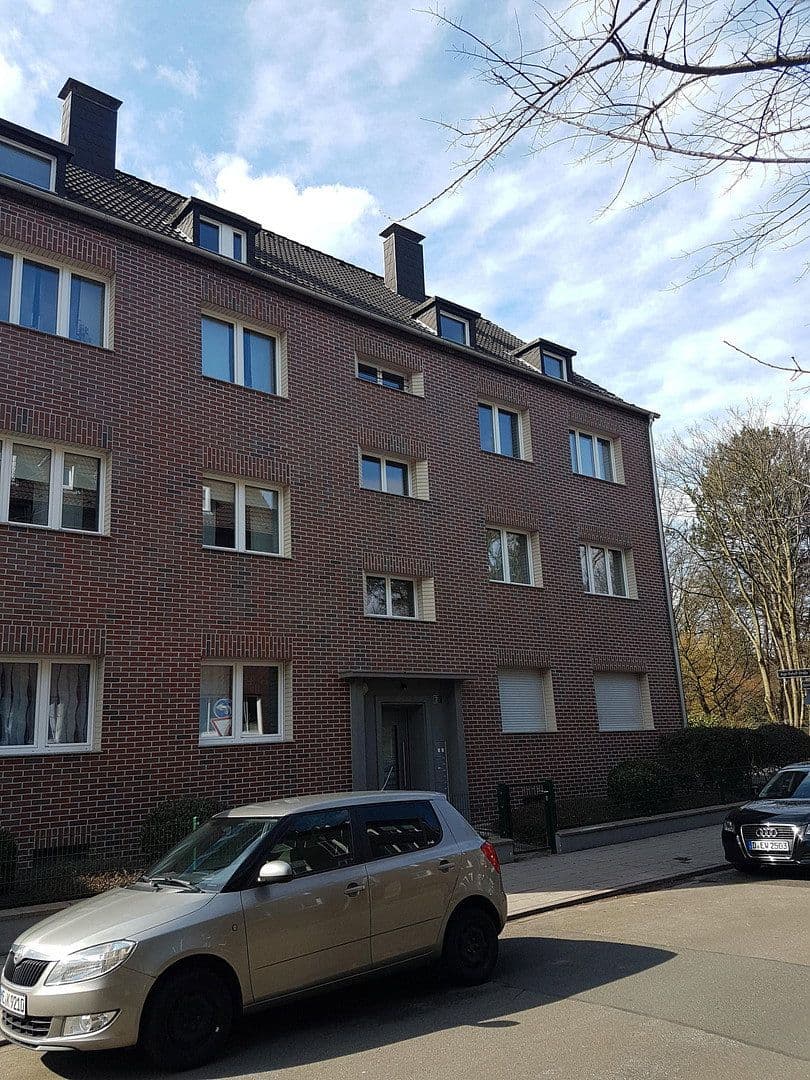 Prenájom bytu 3-izbový 60 m², Ulanenstr. 22, Düsseldorf, Severné Porýnie - Westfálsko Prenájom bytu 3-izbový 60 m², Ulanenstr. 22, Düsseldorf, Severné Porýnie - Westfálsko