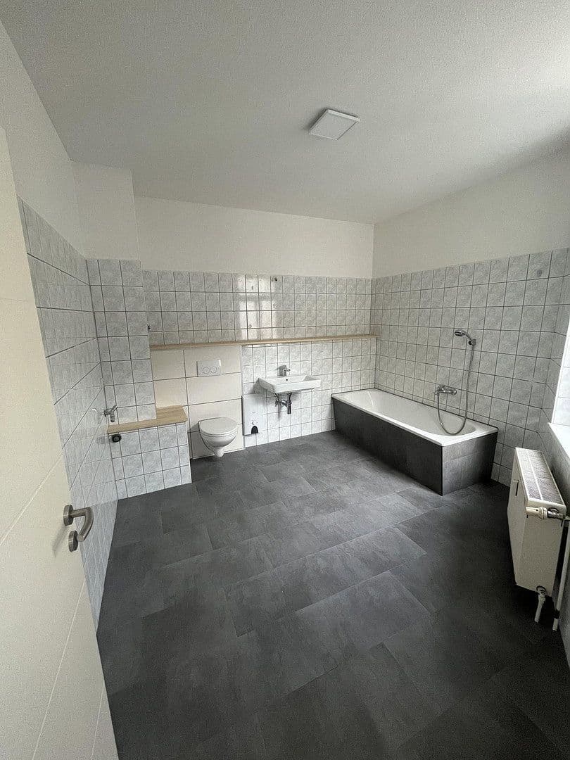 Prenájom bytu 2-izbový 66 m², Gera, Durínsko Prenájom bytu 2-izbový 66 m², Gera, Durínsko