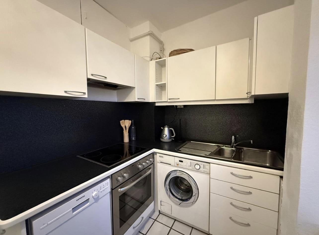 Prenájom bytu 3-izbový 85 m², Schellingstr, Frankfurt, Hesensko Prenájom bytu 3-izbový 85 m², Schellingstr, Frankfurt, Hesensko