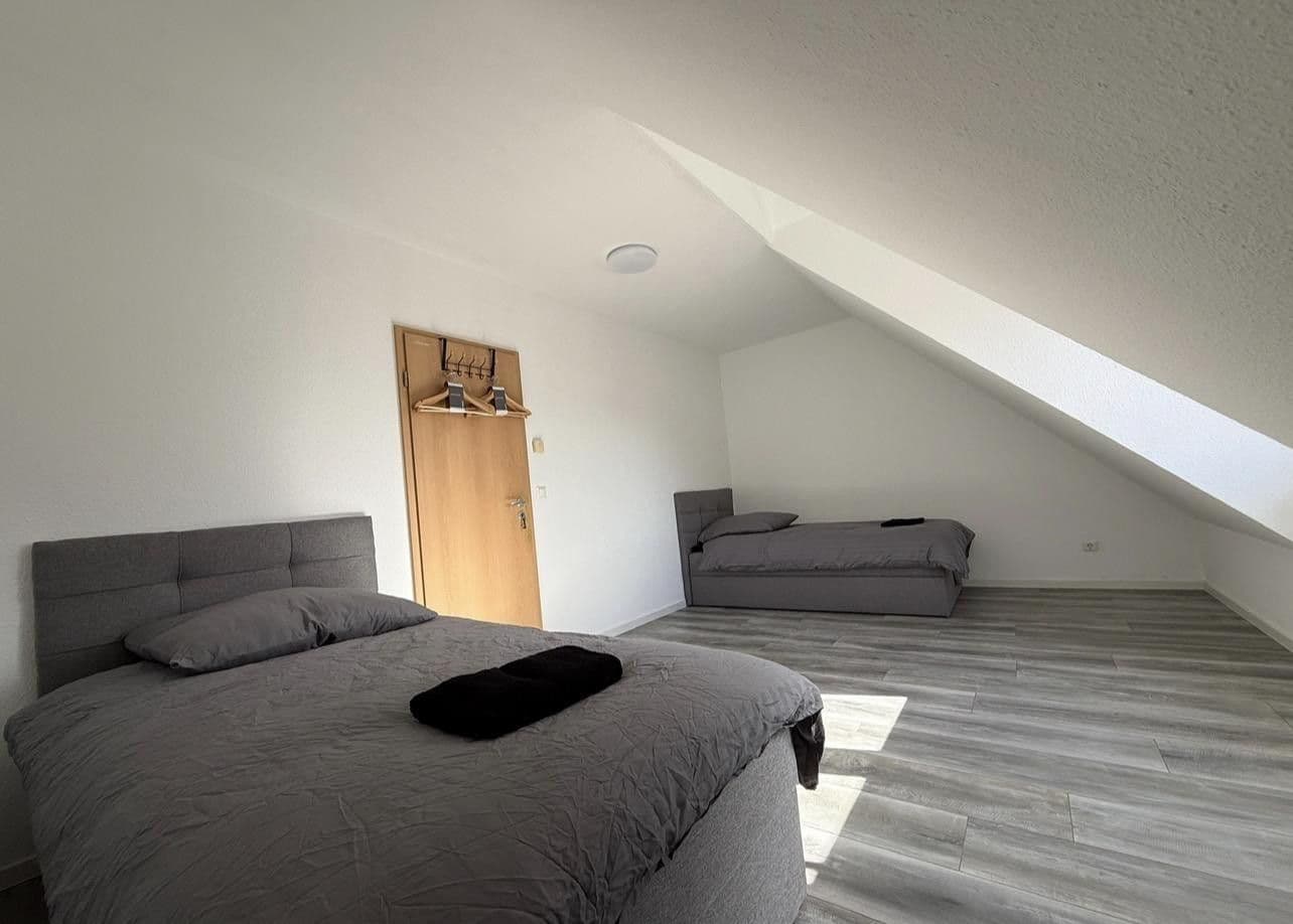 Prenájom bytu 5-izbový 155 m², Saarstr, Wiesbaden, Hesensko Prenájom bytu 5-izbový 155 m², Saarstr, Wiesbaden, Hesensko