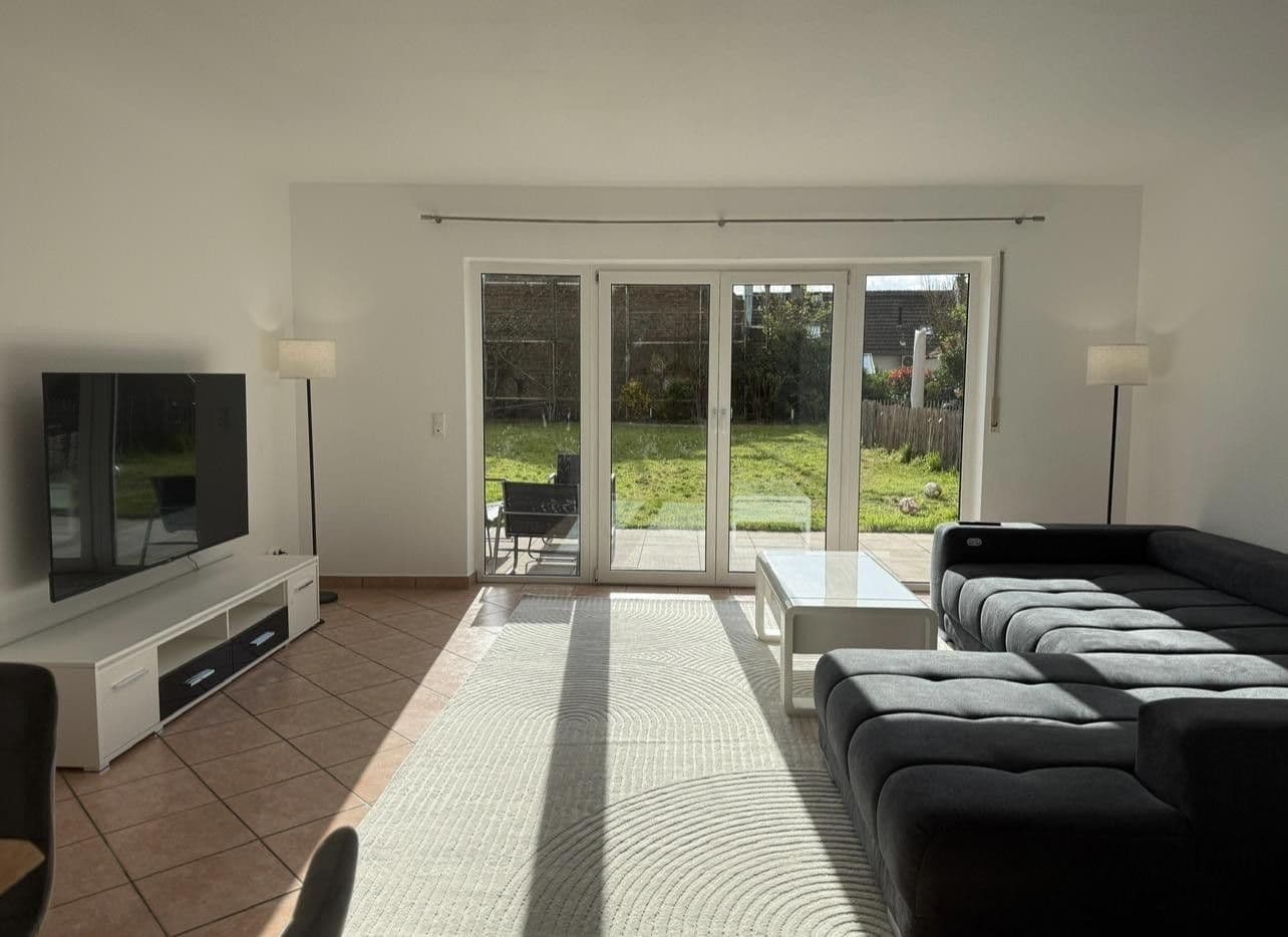 Prenájom bytu 5-izbový 155 m², Saarstr, Wiesbaden, Hesensko Prenájom bytu 5-izbový 155 m², Saarstr, Wiesbaden, Hesensko