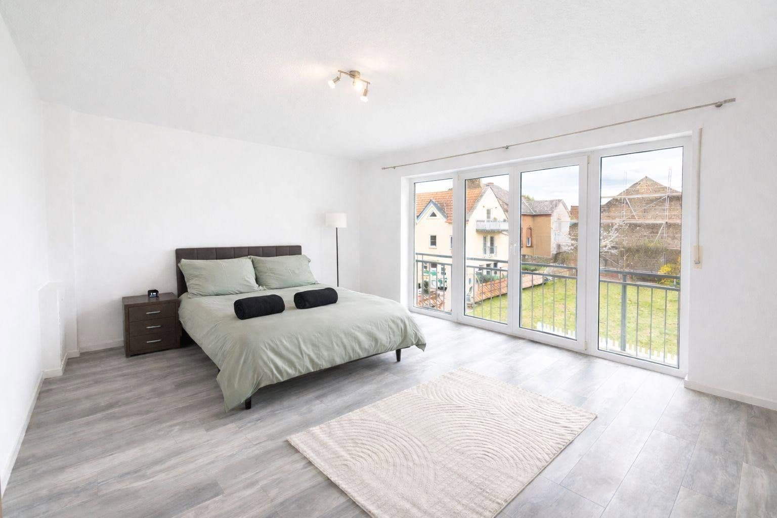 Prenájom bytu 5-izbový 155 m², Saarstr, Wiesbaden, Hesensko Prenájom bytu 5-izbový 155 m², Saarstr, Wiesbaden, Hesensko