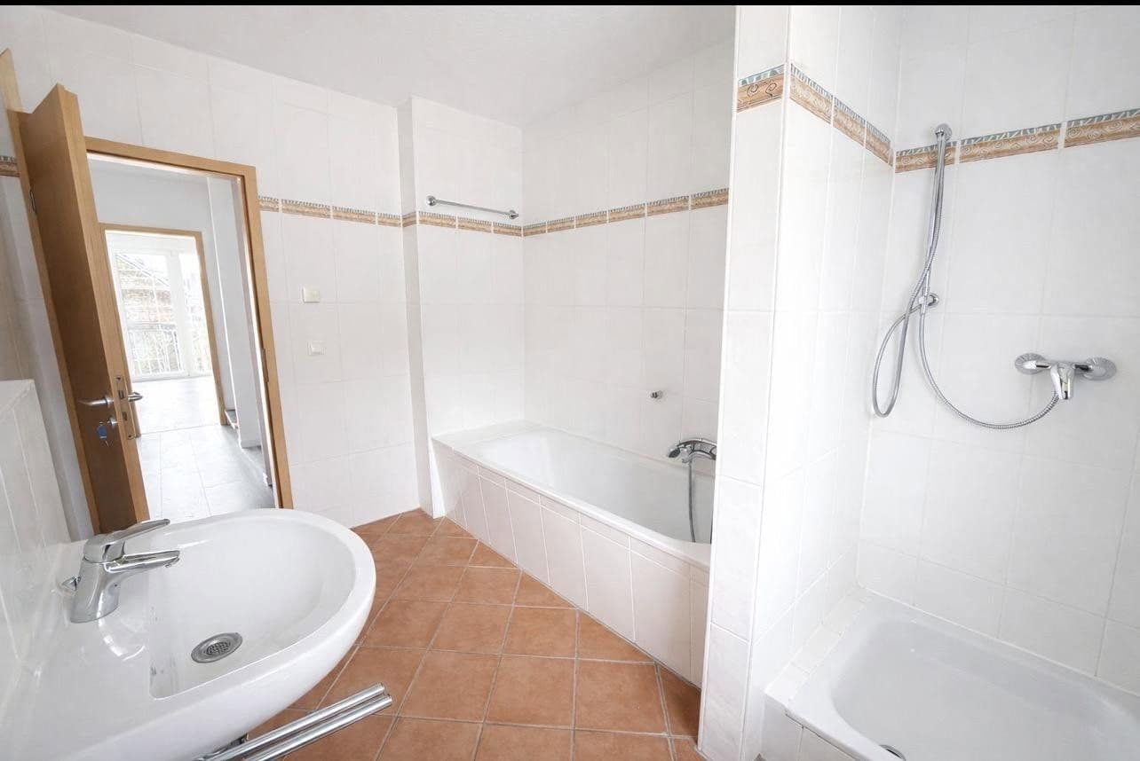 Prenájom bytu 5-izbový 155 m², Saarstr, Wiesbaden, Hesensko Prenájom bytu 5-izbový 155 m², Saarstr, Wiesbaden, Hesensko