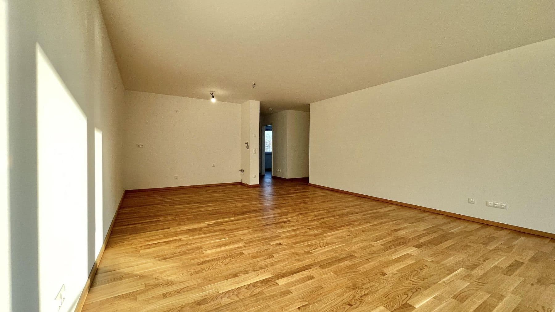 Prenájom bytu 3-izbový 86 m², Nürnberg, Bavorsko Prenájom bytu 3-izbový 86 m², Nürnberg, Bavorsko