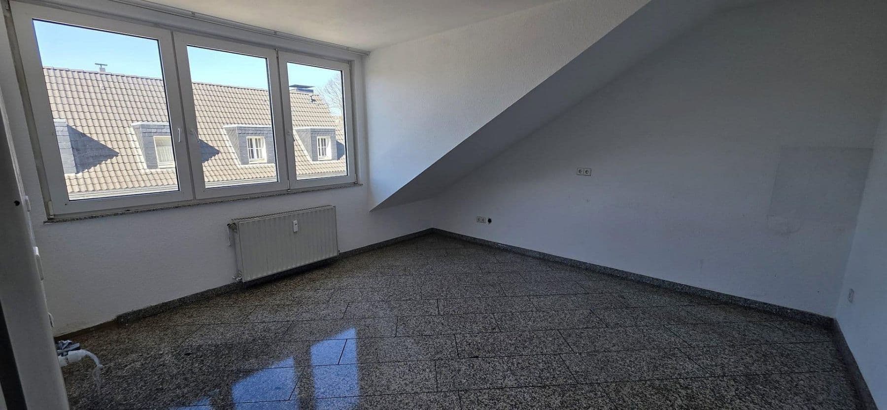 Prenájom bytu 2-izbový 80 m², Wuppertal, Severné Porýnie - Westfálsko Prenájom bytu 2-izbový 80 m², Wuppertal, Severné Porýnie - Westfálsko