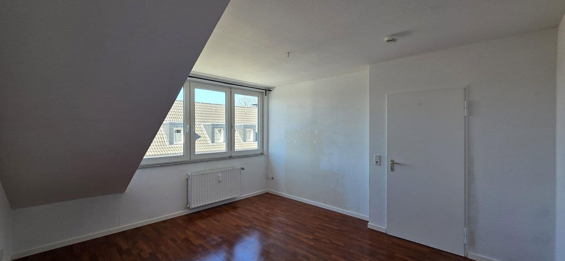 Prenájom bytu 2-izbový 80 m², Wuppertal, Severné Porýnie - Westfálsko Prenájom bytu 2-izbový 80 m², Wuppertal, Severné Porýnie - Westfálsko