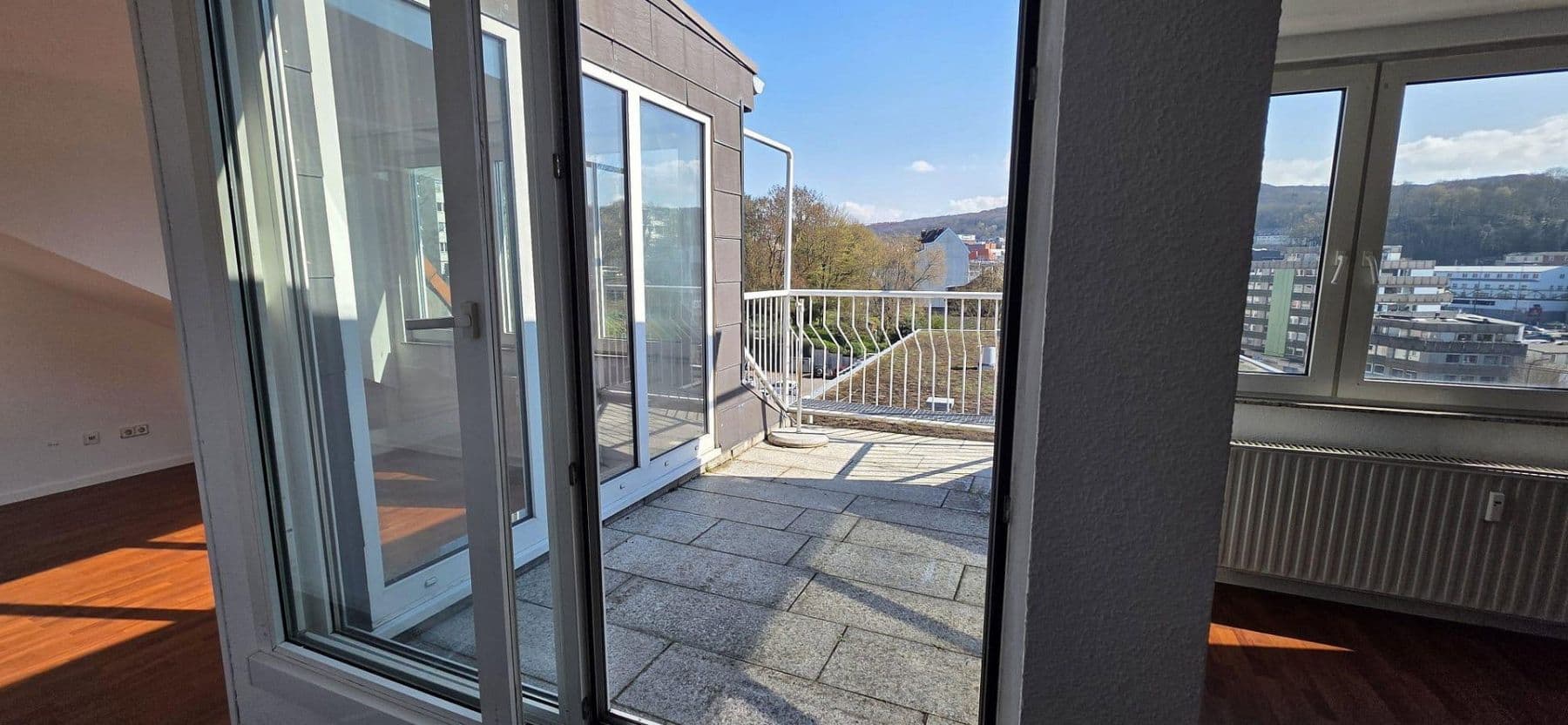 Prenájom bytu 2-izbový 80 m², Wuppertal, Severné Porýnie - Westfálsko Prenájom bytu 2-izbový 80 m², Wuppertal, Severné Porýnie - Westfálsko