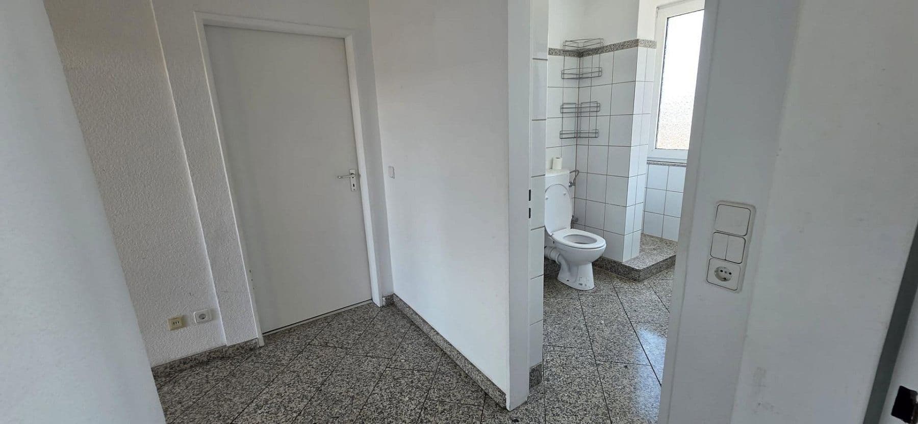 Prenájom bytu 2-izbový 80 m², Wuppertal, Severné Porýnie - Westfálsko Prenájom bytu 2-izbový 80 m², Wuppertal, Severné Porýnie - Westfálsko