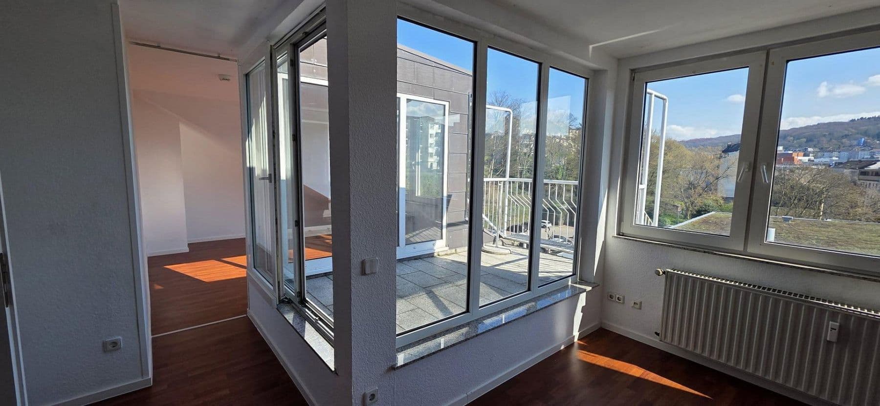 Prenájom bytu 2-izbový 80 m², Wuppertal, Severné Porýnie - Westfálsko Prenájom bytu 2-izbový 80 m², Wuppertal, Severné Porýnie - Westfálsko