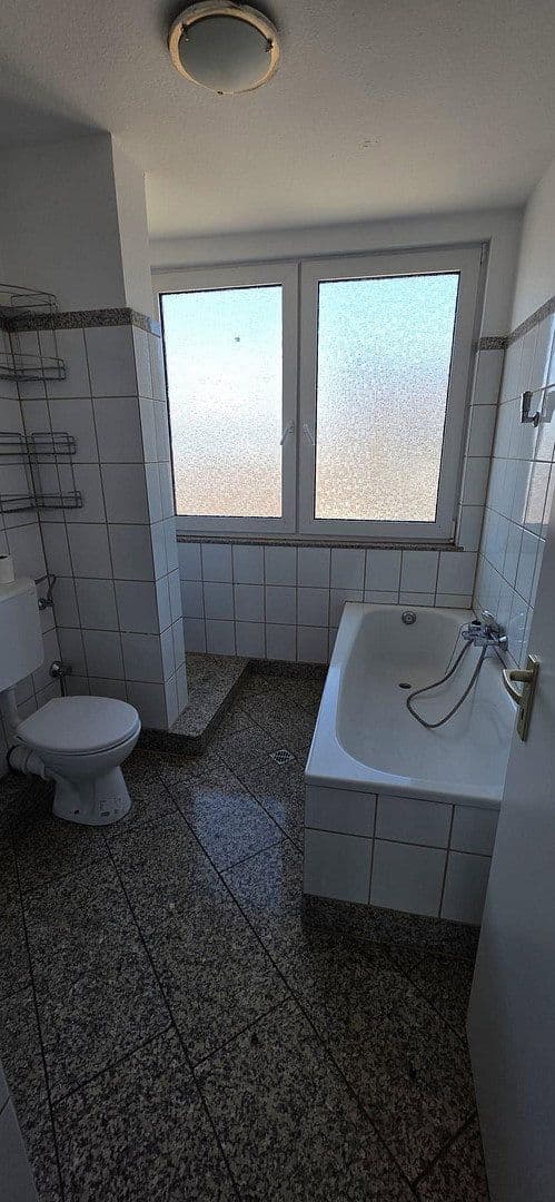 Prenájom bytu 2-izbový 80 m², Wuppertal, Severné Porýnie - Westfálsko Prenájom bytu 2-izbový 80 m², Wuppertal, Severné Porýnie - Westfálsko