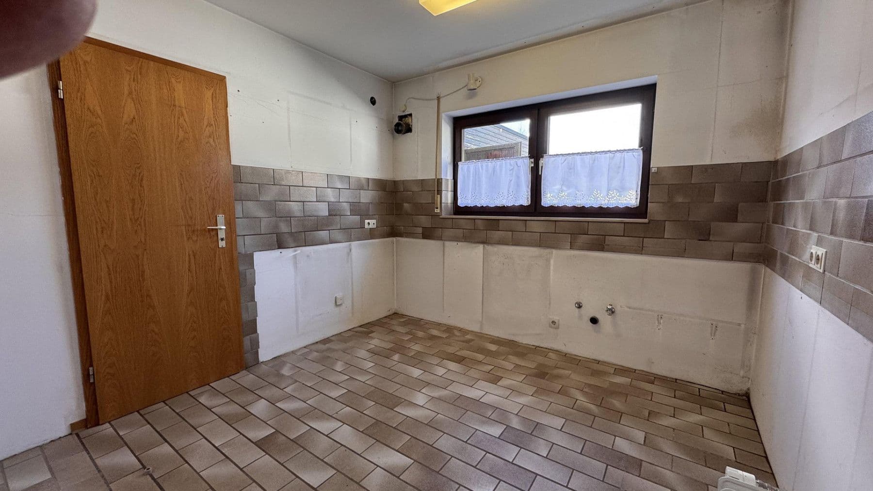 Predaj domu 167 m², pozemek 832 m², Ellwangen (Jagst), Bádensko-Wurttembersko Predaj domu 167 m², pozemek 832 m², Ellwangen (Jagst), Bádensko-Wurttembersko