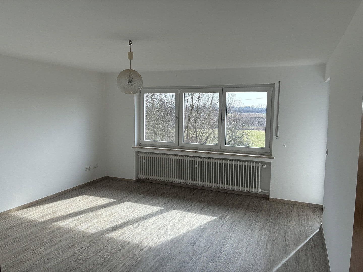 Prenájom domu 150 m², pozemek 1.013 m², Parkstetten, Bavorsko Prenájom domu 150 m², pozemek 1.013 m², Parkstetten, Bavorsko