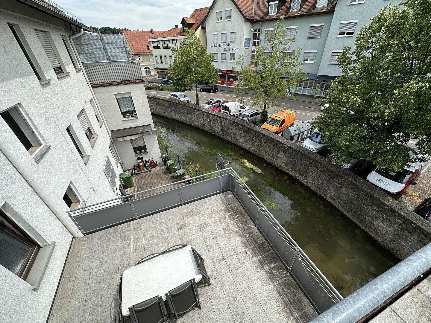 Prenájom bytu 3-izbový 97 m², Kübelmarkt 28, Bruchsal, Bádensko-Wurttembersko Prenájom bytu 3-izbový 97 m², Kübelmarkt 28, Bruchsal, Bádensko-Wurttembersko