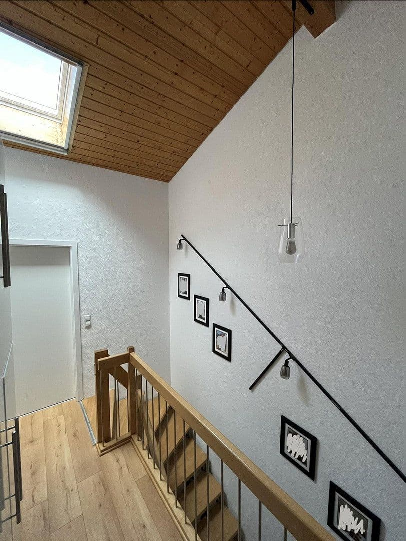 Predaj domu 120 m², pozemek 200 m², Kirchzarten, Bádensko-Wurttembersko Predaj domu 120 m², pozemek 200 m², Kirchzarten, Bádensko-Wurttembersko