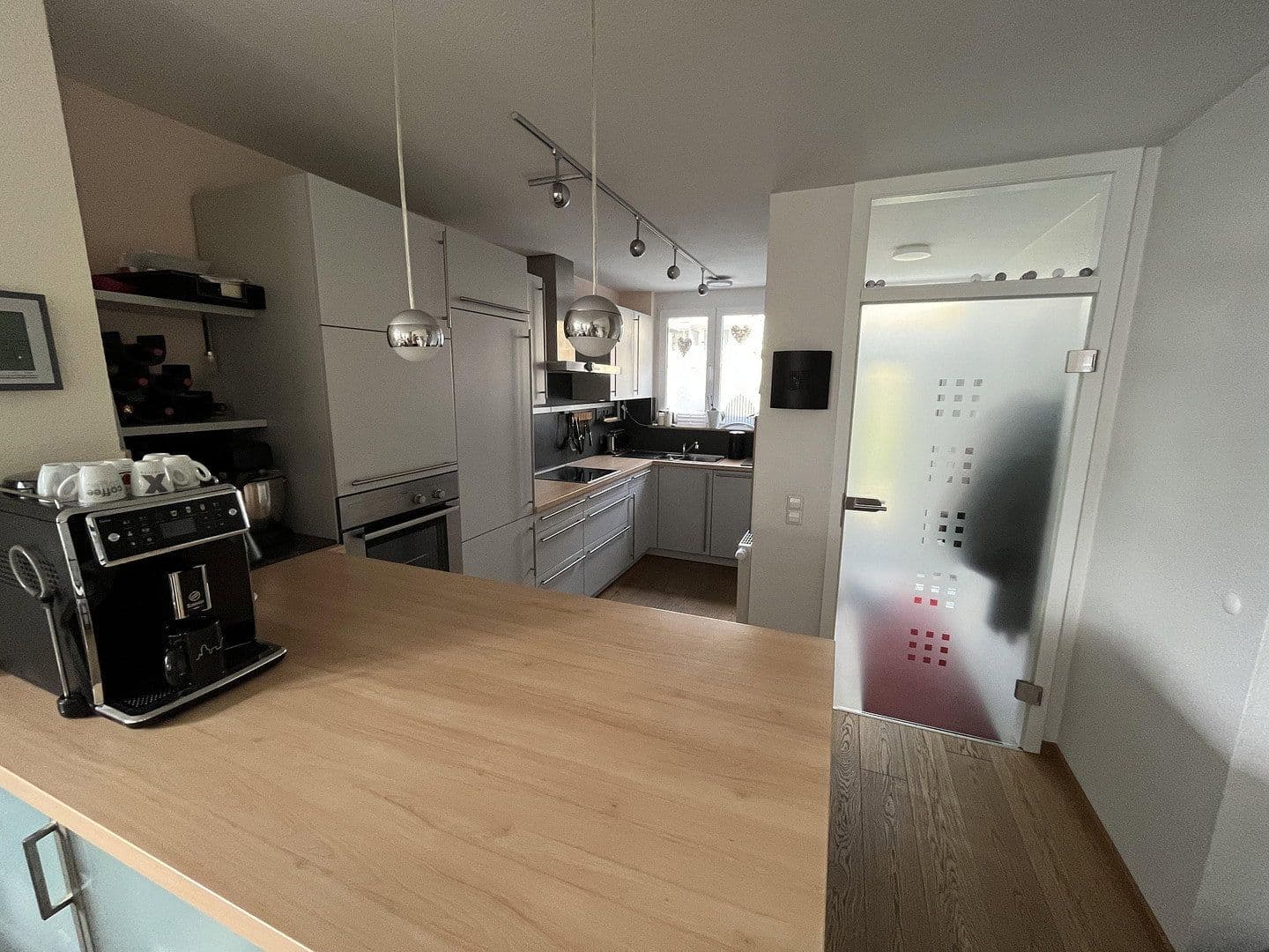 Predaj domu 120 m², pozemek 200 m², Kirchzarten, Bádensko-Wurttembersko Predaj domu 120 m², pozemek 200 m², Kirchzarten, Bádensko-Wurttembersko