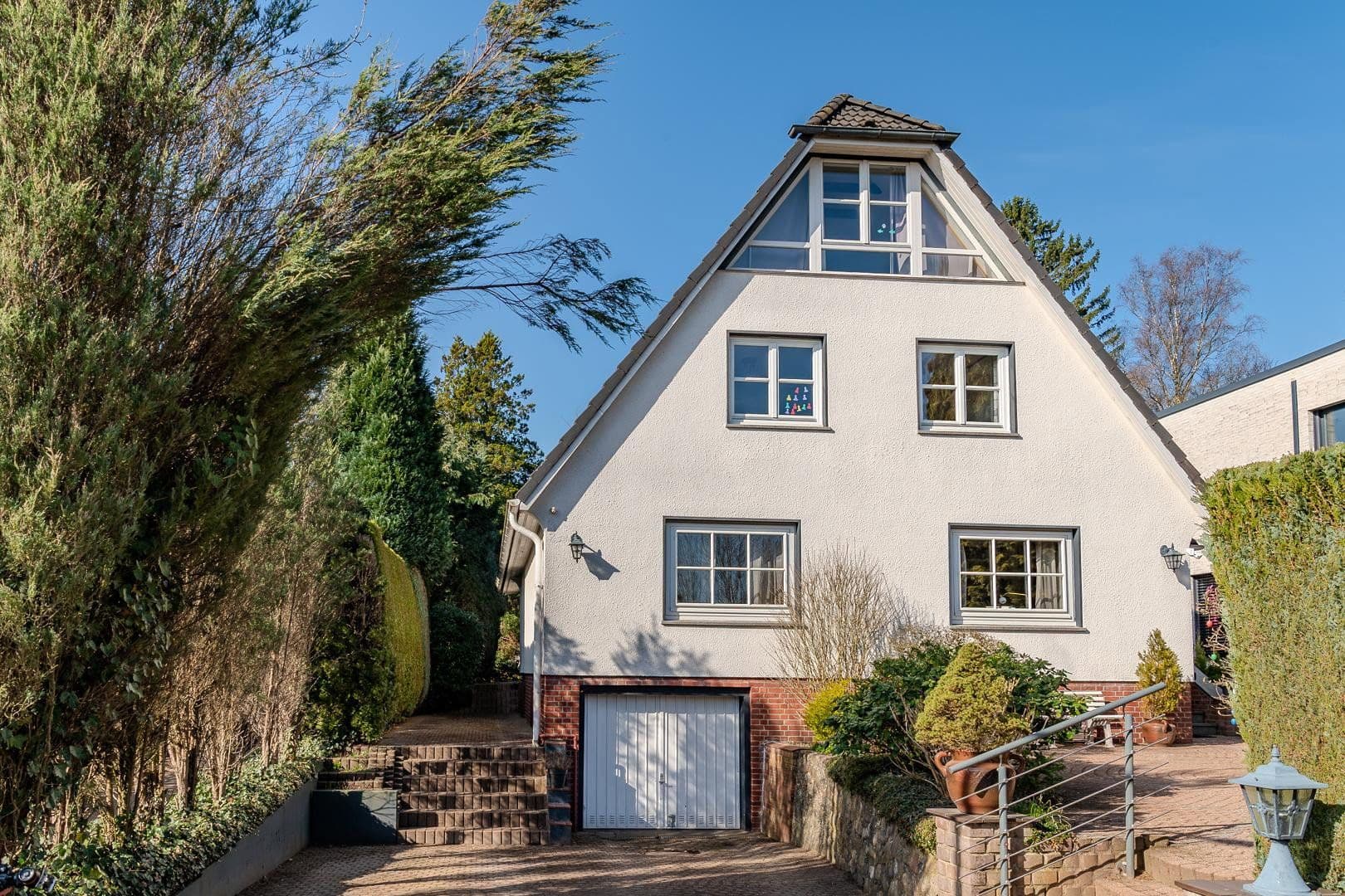 Predaj domu 219 m², pozemek 1.176 m², Hamburg, Hamburg Predaj domu 219 m², pozemek 1.176 m², Hamburg, Hamburg