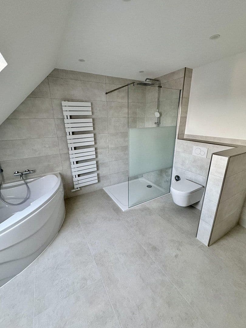 Prenájom bytu 3-izbový 102 m², Birkenweg 9, Gornau, Sasko Prenájom bytu 3-izbový 102 m², Birkenweg 9, Gornau, Sasko