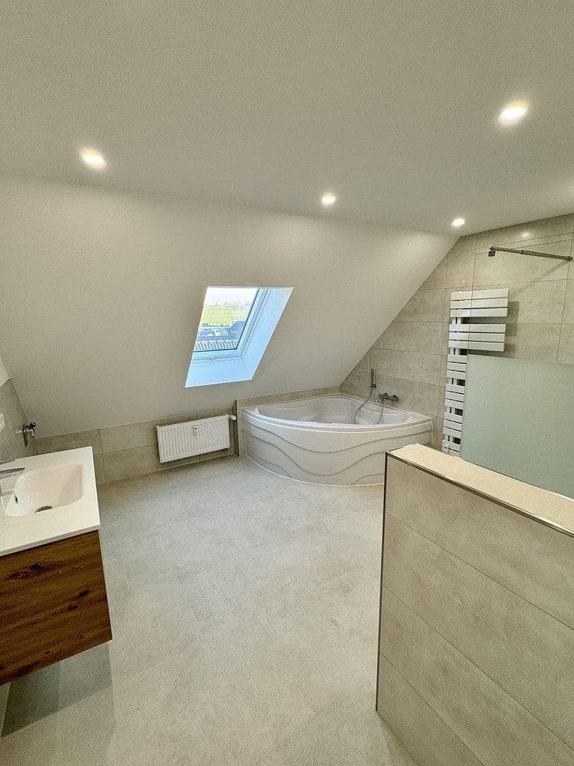 Prenájom bytu 3-izbový 102 m², Birkenweg 9, Gornau, Sasko Prenájom bytu 3-izbový 102 m², Birkenweg 9, Gornau, Sasko