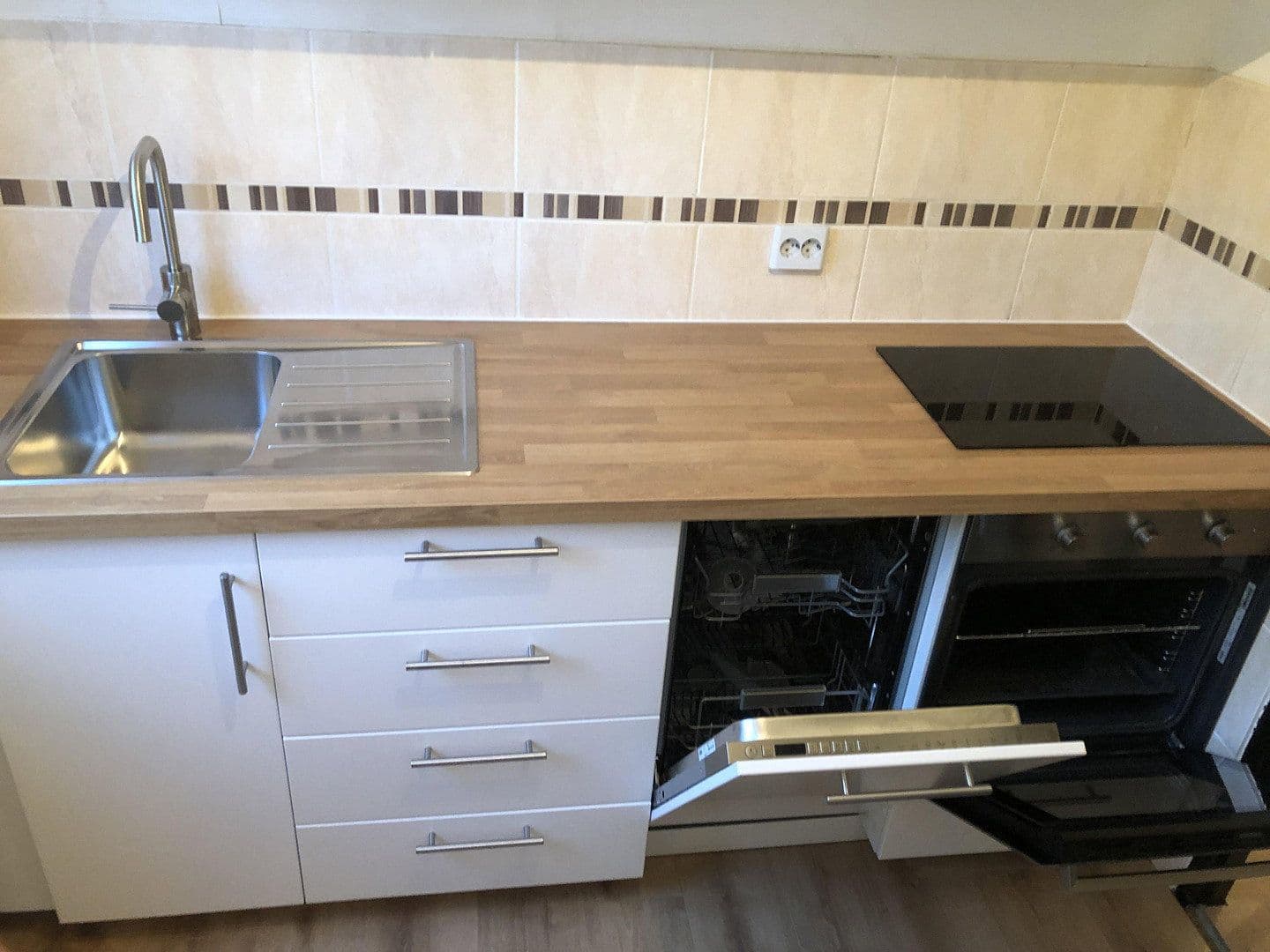 Prenájom bytu 2-izbový 60 m², Bachäcker 21, Niedernhall, Bádensko-Wurttembersko Prenájom bytu 2-izbový 60 m², Bachäcker 21, Niedernhall, Bádensko-Wurttembersko