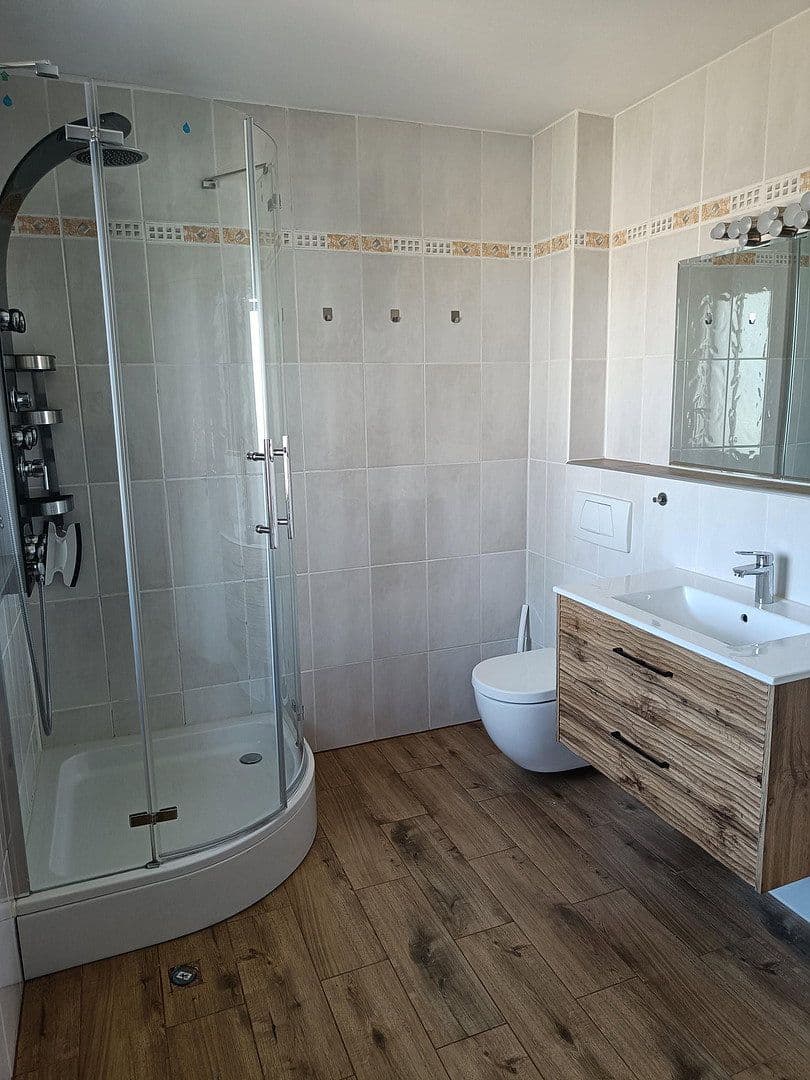 Predaj bytu 3-izbový 75 m², Berlin, Berlín Predaj bytu 3-izbový 75 m², Berlin, Berlín