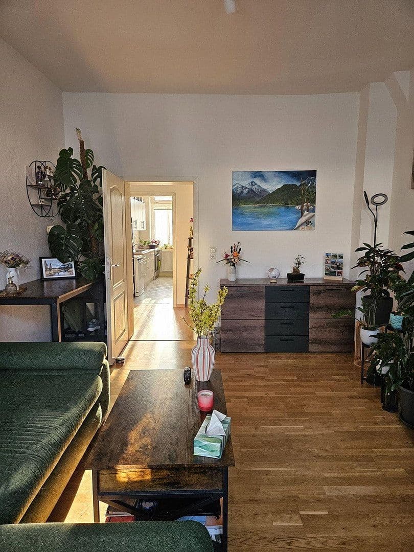 Prenájom bytu 3-izbový 55 m², Rathenaustraße 23, Erfurt, Durínsko Prenájom bytu 3-izbový 55 m², Rathenaustraße 23, Erfurt, Durínsko