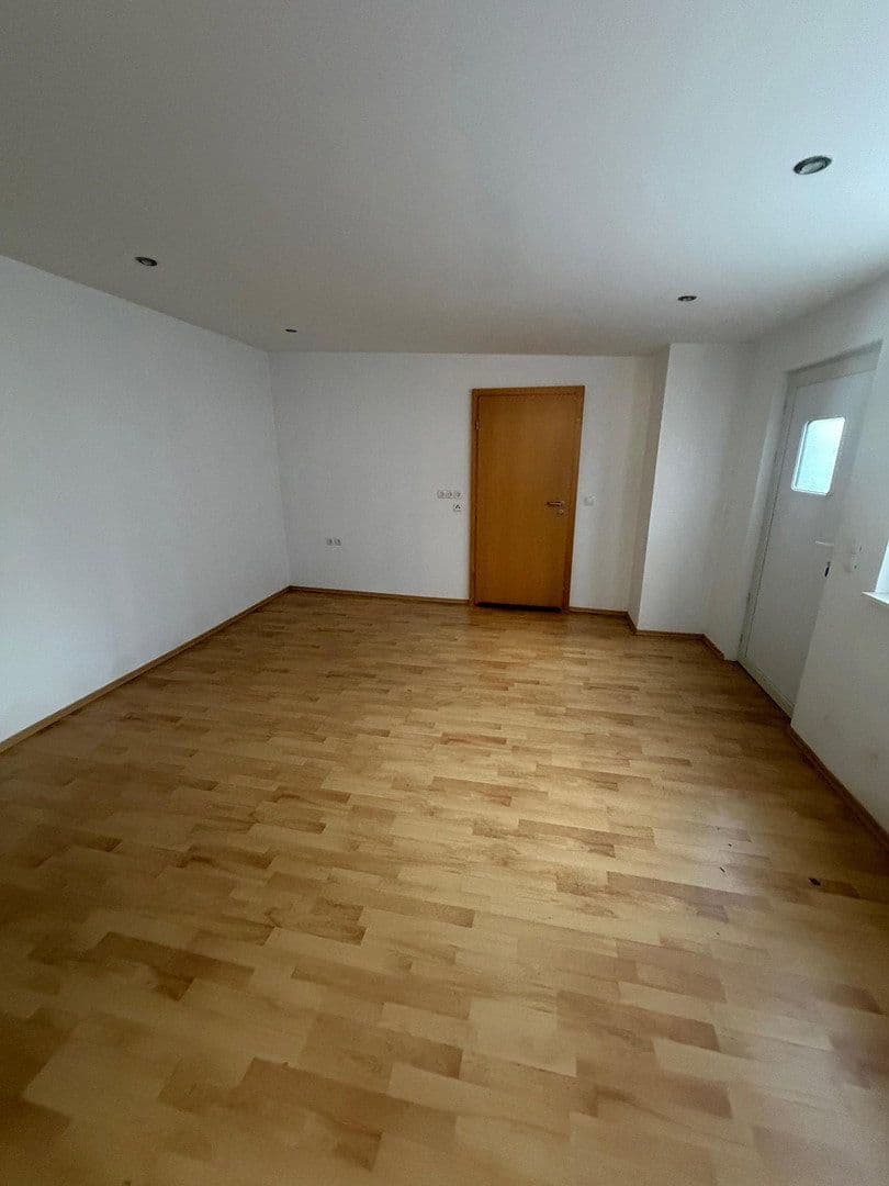 Prenájom bytu 3-izbový 95 m², Hambacherstr 21, Neustadt, Porýnie-Falcko Prenájom bytu 3-izbový 95 m², Hambacherstr 21, Neustadt, Porýnie-Falcko
