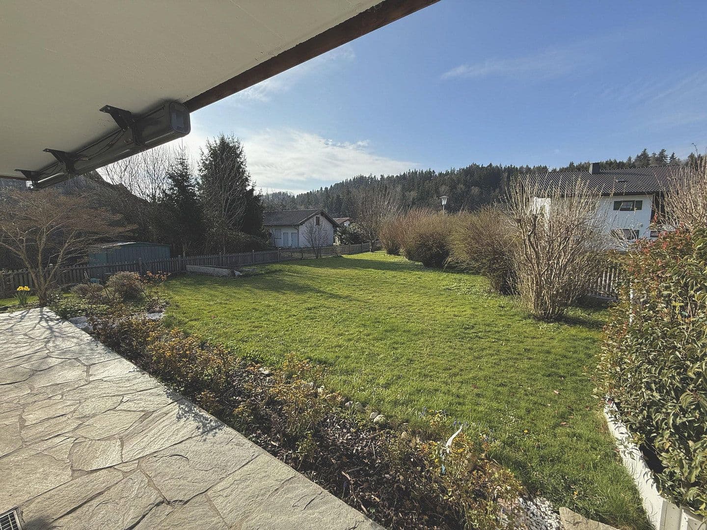 Predaj domu 209 m², pozemek 1.117 m², Frühlingstraße 8, Teisendorf, Bavorsko Predaj domu 209 m², pozemek 1.117 m², Frühlingstraße 8, Teisendorf, Bavorsko