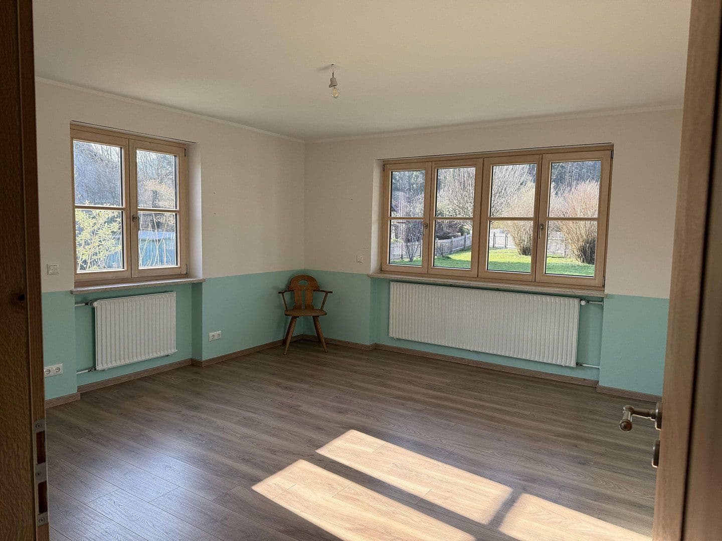 Predaj domu 209 m², pozemek 1.117 m², Frühlingstraße 8, Teisendorf, Bavorsko Predaj domu 209 m², pozemek 1.117 m², Frühlingstraße 8, Teisendorf, Bavorsko