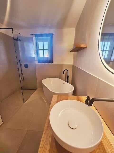 Predaj domu 209 m², pozemek 1.117 m², Frühlingstraße 8, Teisendorf, Bavorsko Predaj domu 209 m², pozemek 1.117 m², Frühlingstraße 8, Teisendorf, Bavorsko