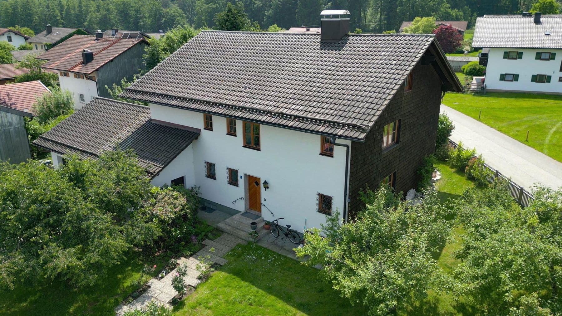 Predaj domu 209 m², pozemek 1.117 m², Frühlingstraße 8, Teisendorf, Bavorsko Predaj domu 209 m², pozemek 1.117 m², Frühlingstraße 8, Teisendorf, Bavorsko