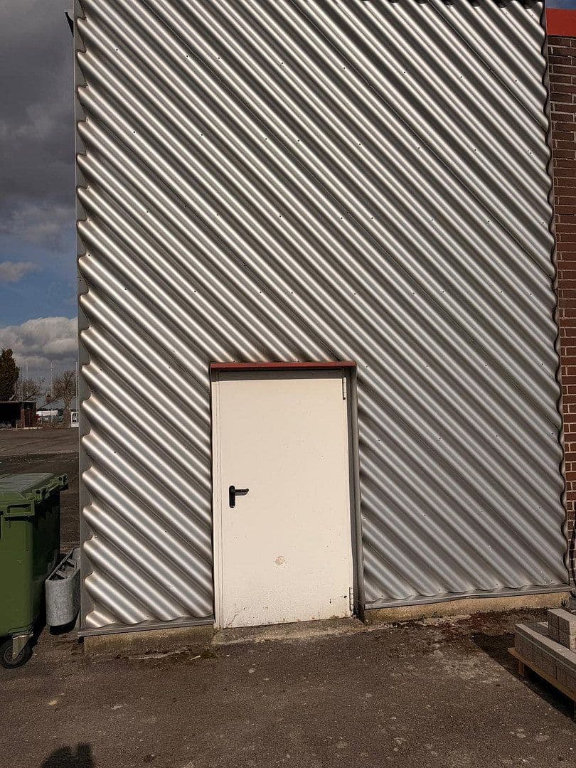 Prenájom nebytového priestoru 60 m², Hermann-Bahlsen-Str 2, Barsinghausen, Dolné Sasko Prenájom nebytového priestoru 60 m², Hermann-Bahlsen-Str 2, Barsinghausen, Dolné Sasko