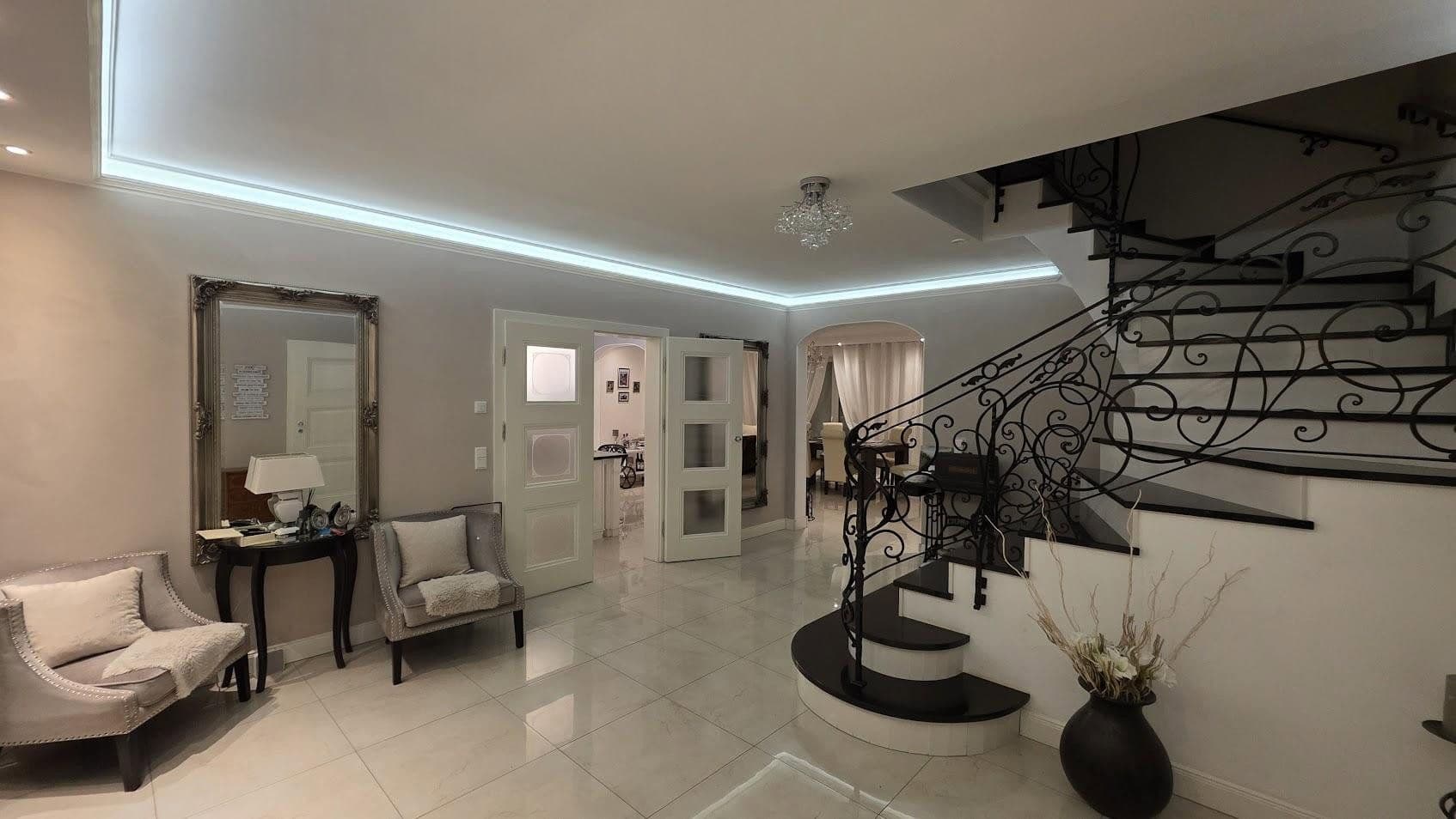 Predaj domu 273 m², pozemek 673 m², Graf-Stadion-Str. 3, Cleebronn, Bádensko-Wurttembersko Predaj domu 273 m², pozemek 673 m², Graf-Stadion-Str. 3, Cleebronn, Bádensko-Wurttembersko