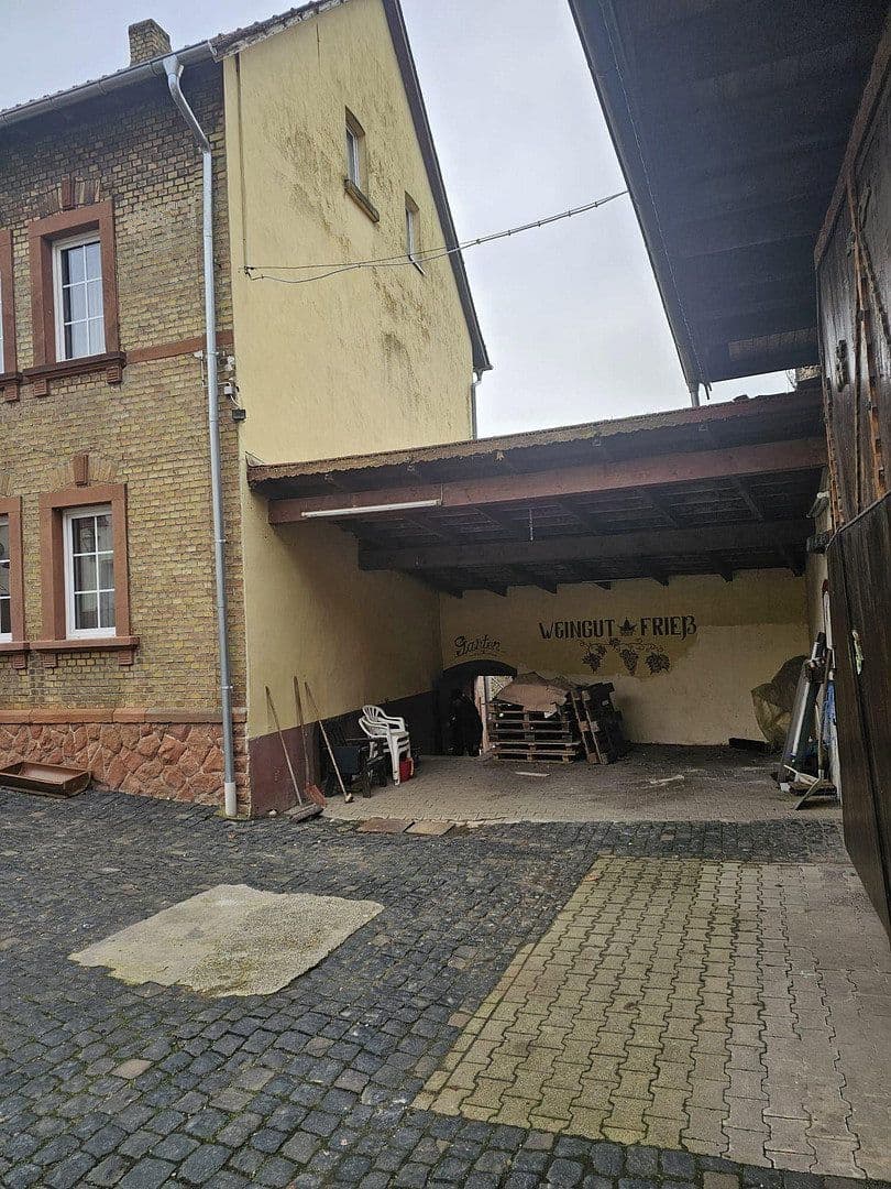 Predaj domu 160 m², pozemek 906 m², Hauptstraße 50, Mölsheim, Porýnie-Falcko Predaj domu 160 m², pozemek 906 m², Hauptstraße 50, Mölsheim, Porýnie-Falcko