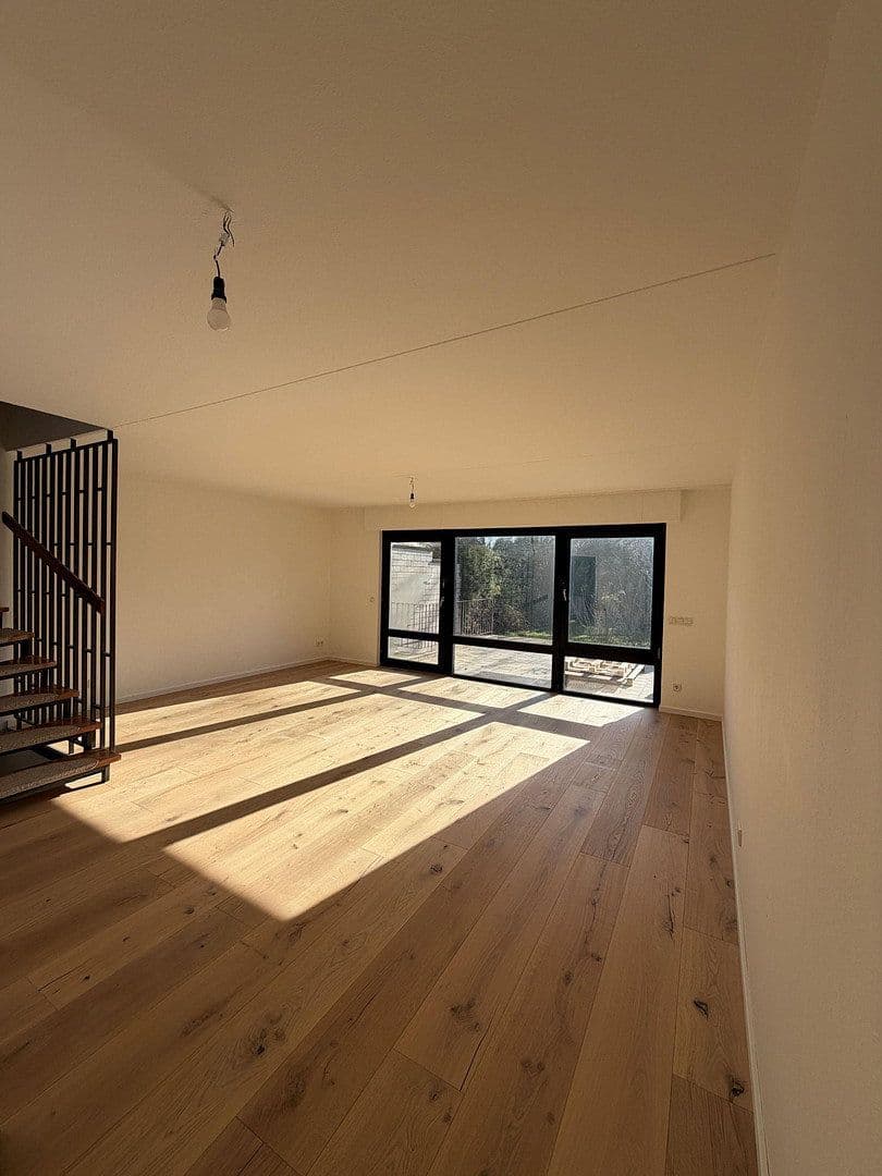 Predaj domu 132 m², pozemek 222 m², Keplerstr., Sankt Augustin, Severné Porýnie - Westfálsko Predaj domu 132 m², pozemek 222 m², Keplerstr., Sankt Augustin, Severné Porýnie - Westfálsko