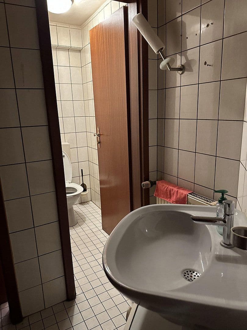 Prenájom nebytového priestoru 107 m², Obersulm, Bádensko-Wurttembersko Prenájom nebytového priestoru 107 m², Obersulm, Bádensko-Wurttembersko