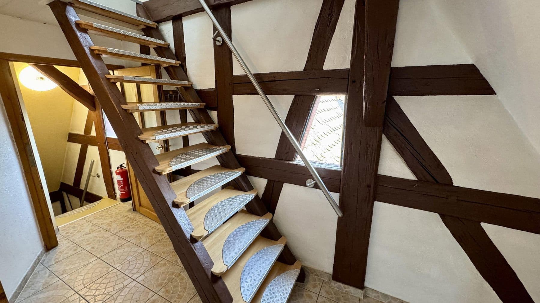 Predaj domu 180 m², pozemek 238 m², Lauf an der Pegnitz, Bavorsko Predaj domu 180 m², pozemek 238 m², Lauf an der Pegnitz, Bavorsko