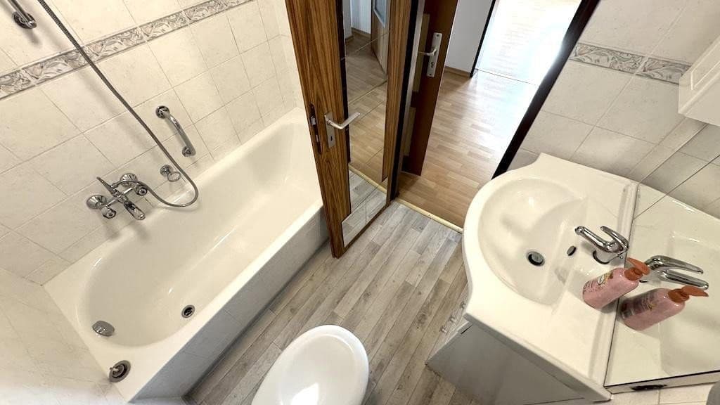 Predaj domu 180 m², pozemek 238 m², Lauf an der Pegnitz, Bavorsko Predaj domu 180 m², pozemek 238 m², Lauf an der Pegnitz, Bavorsko