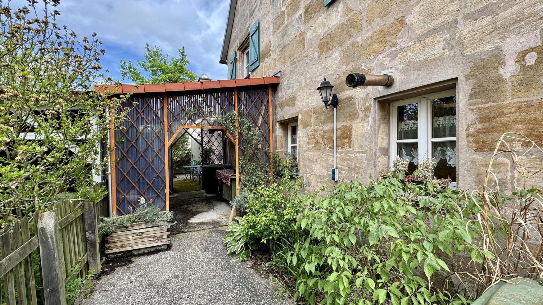 Predaj domu 180 m², pozemek 238 m², Lauf an der Pegnitz, Bavorsko Predaj domu 180 m², pozemek 238 m², Lauf an der Pegnitz, Bavorsko