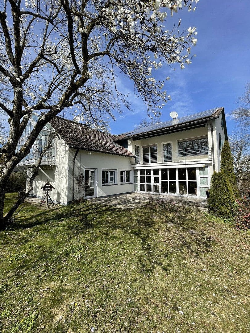 Predaj domu 448 m², pozemek 1.825 m², Neuburg am Inn, Bavorsko Predaj domu 448 m², pozemek 1.825 m², Neuburg am Inn, Bavorsko
