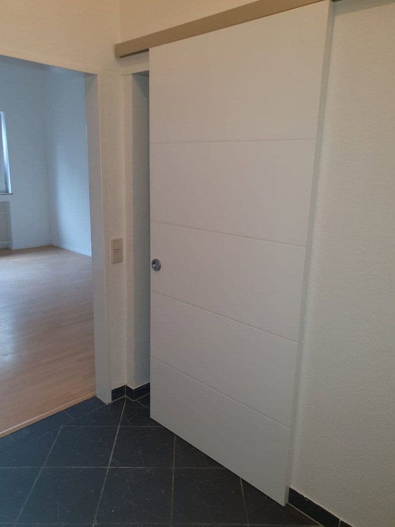 Prenájom bytu 2-izbový 92 m², Rheinstr. 16, Krefeld, Severné Porýnie - Westfálsko Prenájom bytu 2-izbový 92 m², Rheinstr. 16, Krefeld, Severné Porýnie - Westfálsko